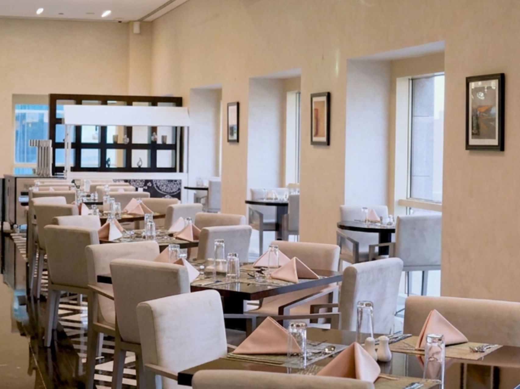 Metro Restaurant at The Tower Plaza Hotel Dubai