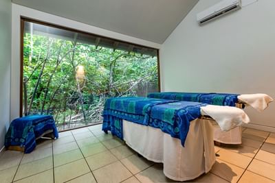 Aqua Soul Spa with massage beds at Heron Island Resort