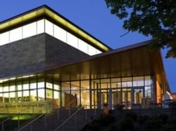 New Britain Museum of American Art near the Simsbury Inn