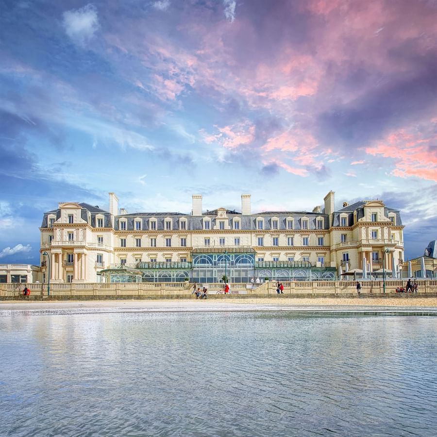 Panoramic view of the exterior of Le Grand Hôtel des Thermes