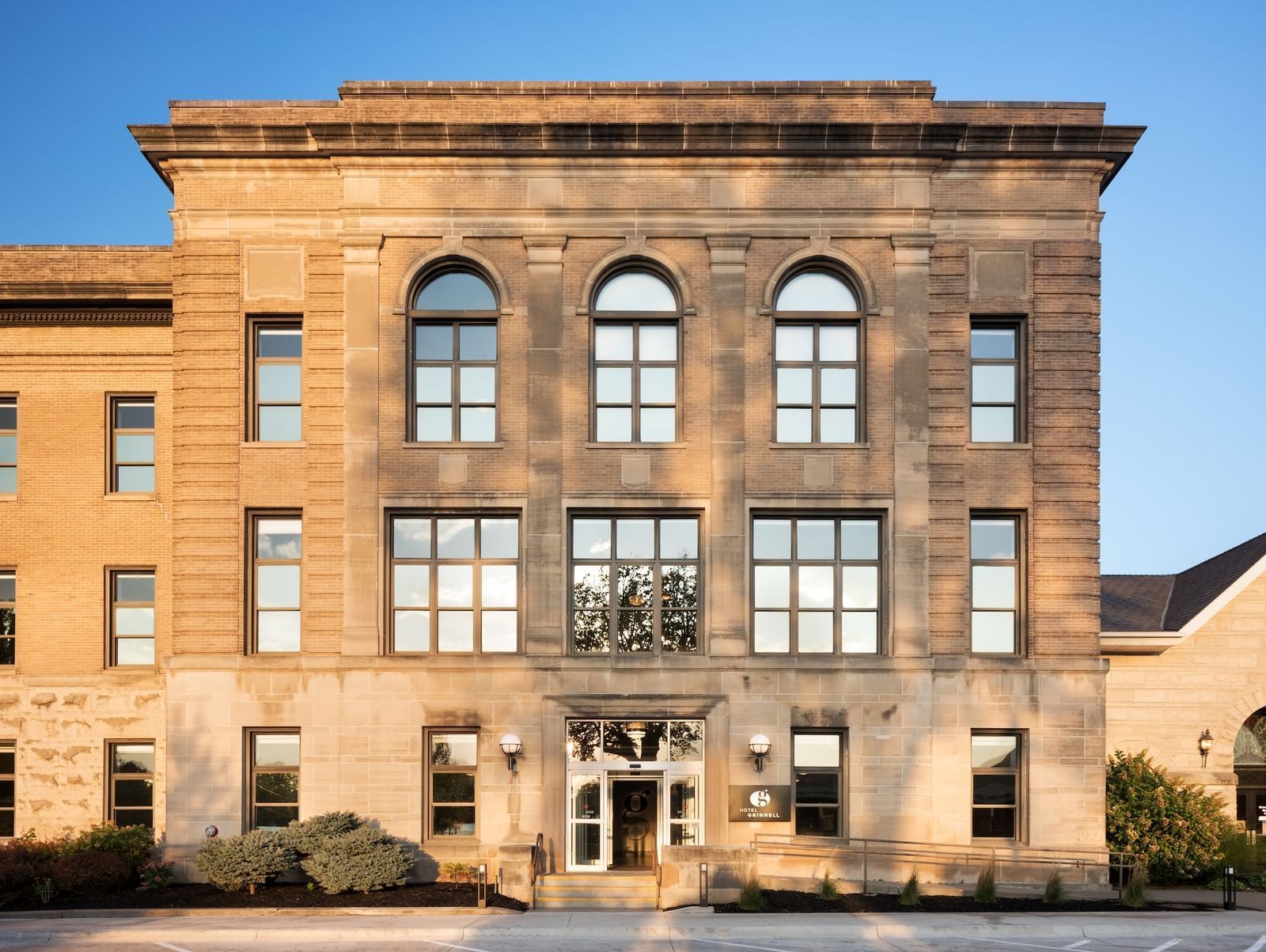 About Our Grinnell Hotel Hotel Grinnell