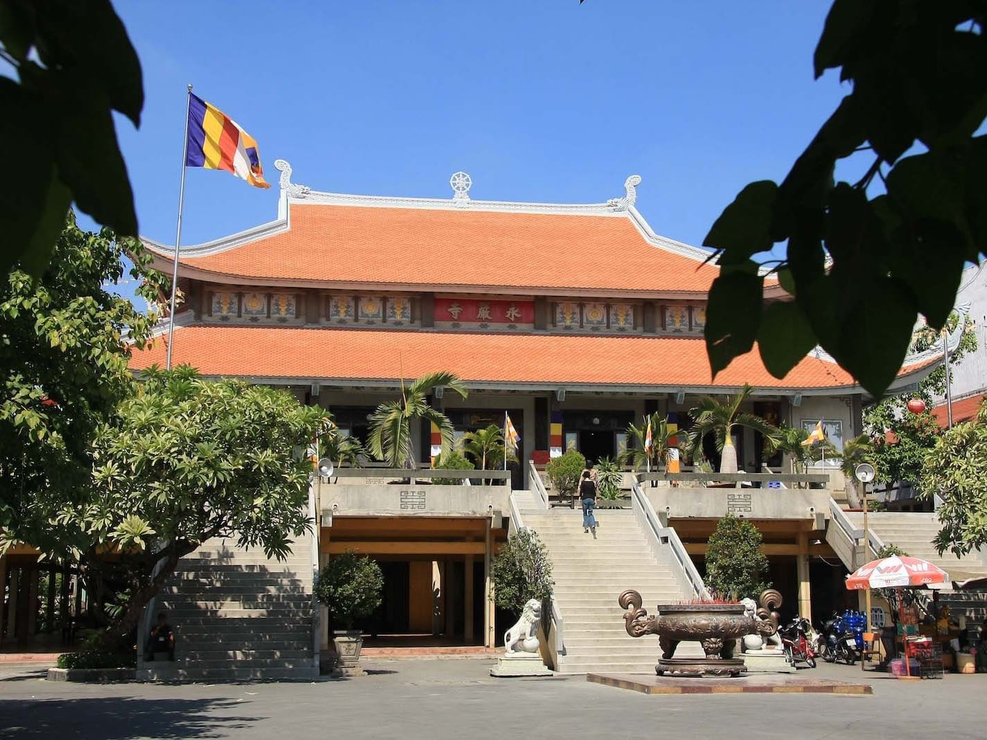 Vinh Nghiem Pagoda Buddhist temple near Eastin Grand Hotel Saigon