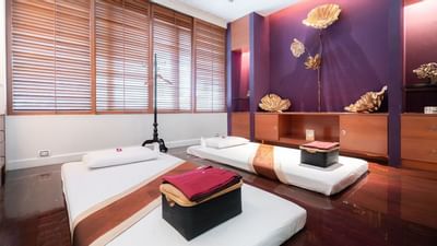 Beautiful spa beds are kept neat in Dream Thailand Bangkok.