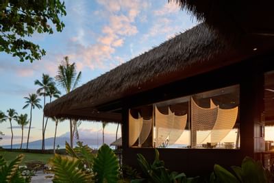The exterior view of Kaanapali Beach Hotel Hawaii