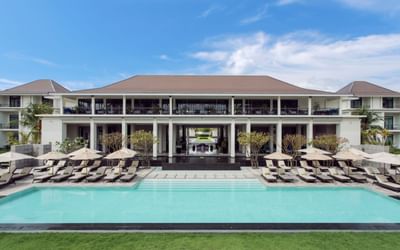 Pool and the hotel view of U SATHORN BANGKOK