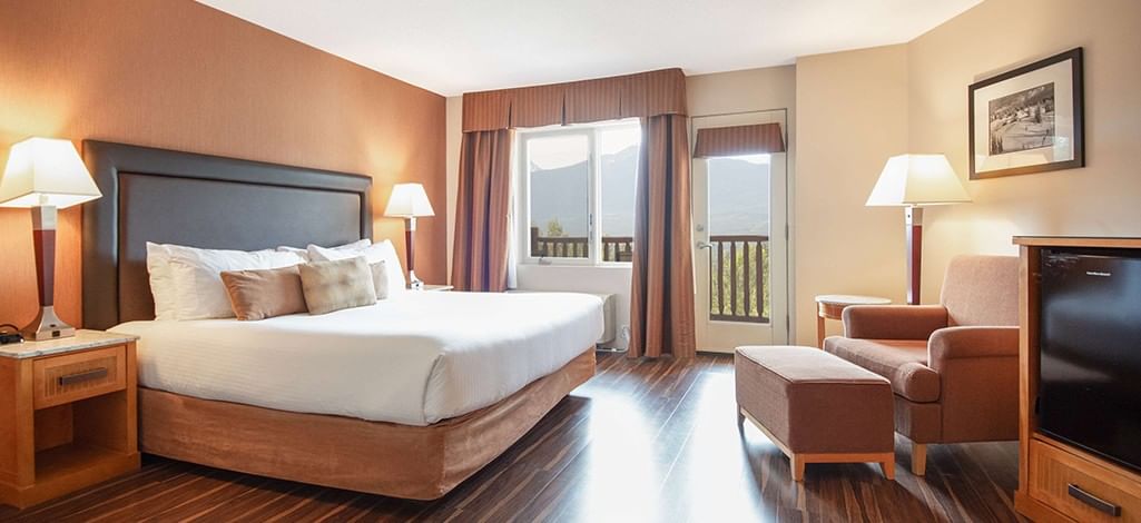 coast hillcrest hotel king with balcony