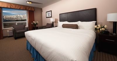 King bed with mountain view