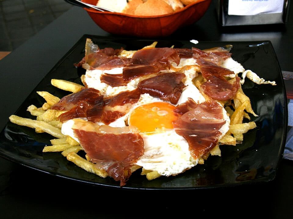 Platos típicos de Madrid Huevos estrellados