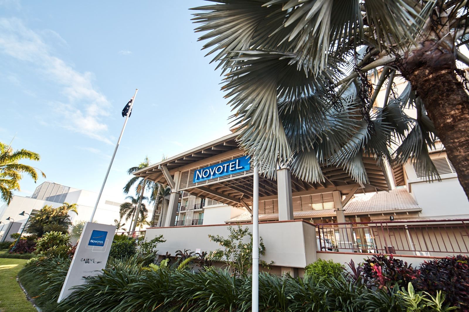 novotel cairns oasis resort facilities gym pool carpark