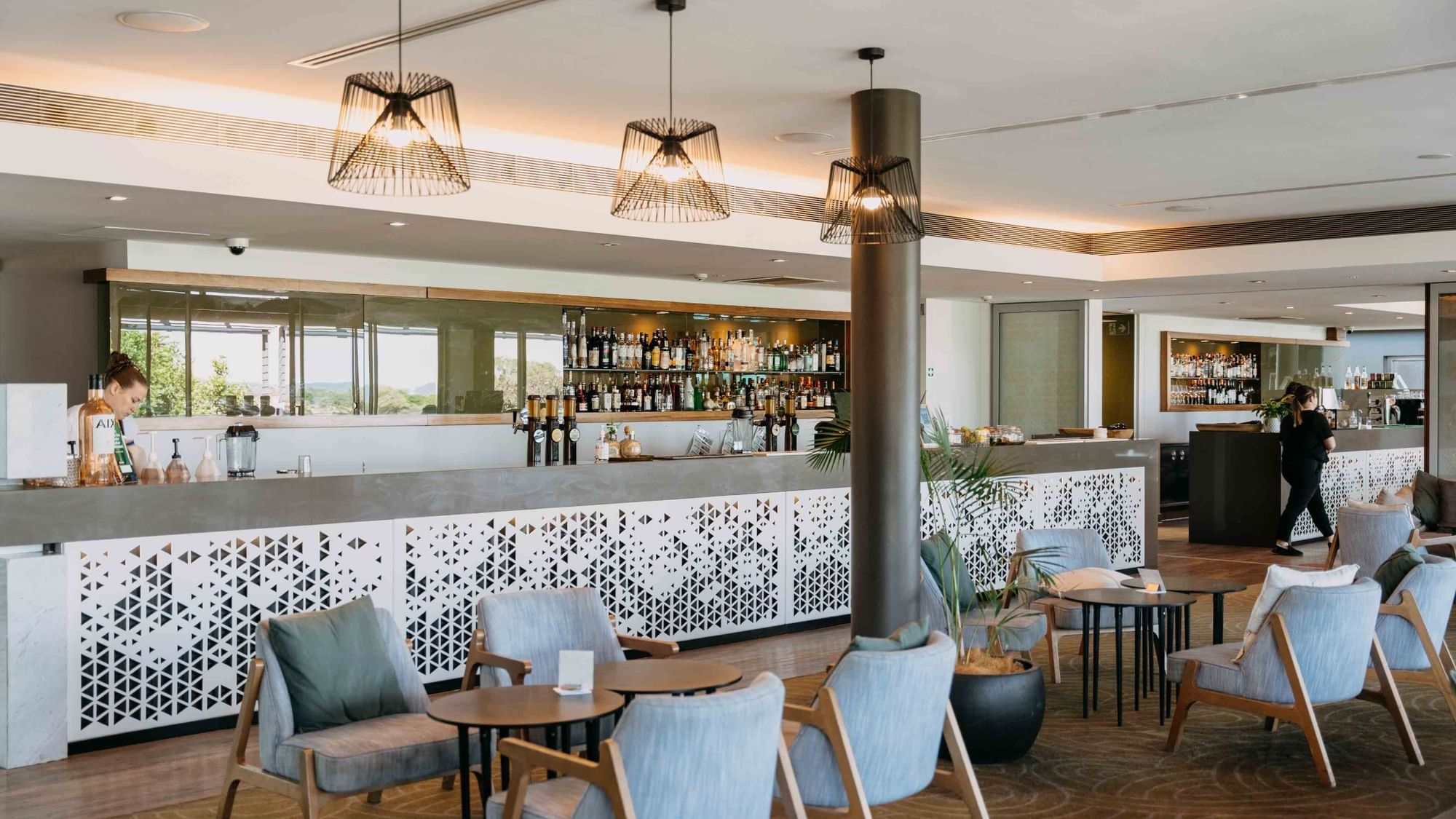 Shallows Bar at Pullman Magenta Shores Resort