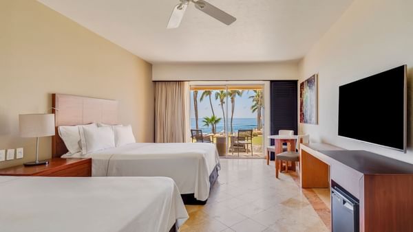 Interior de la habitación Solarium con vista al mar en Grand Fiesta Americana