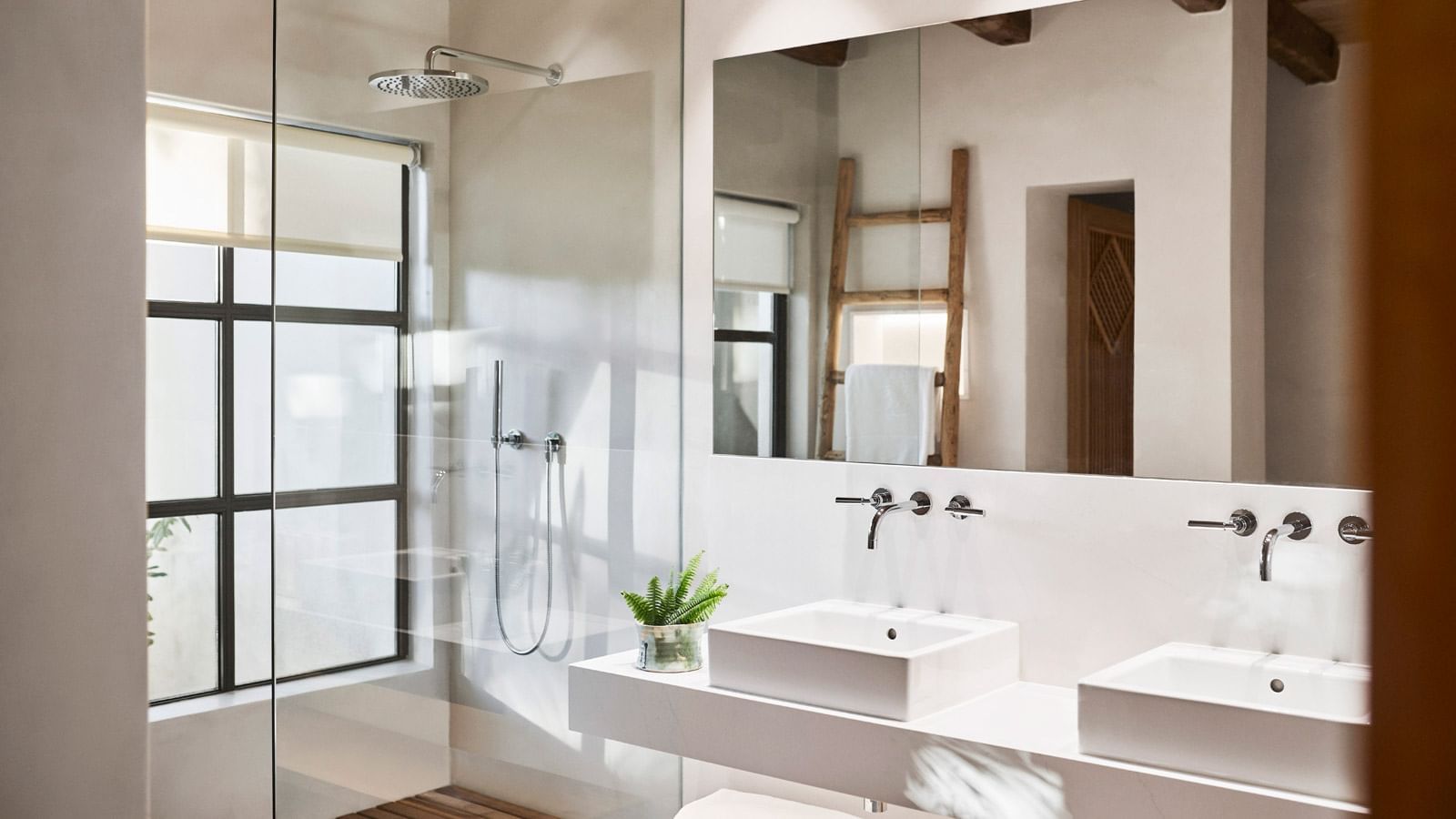 Bel-Air bathroom with shower cubicle & vanity at Marbella Club