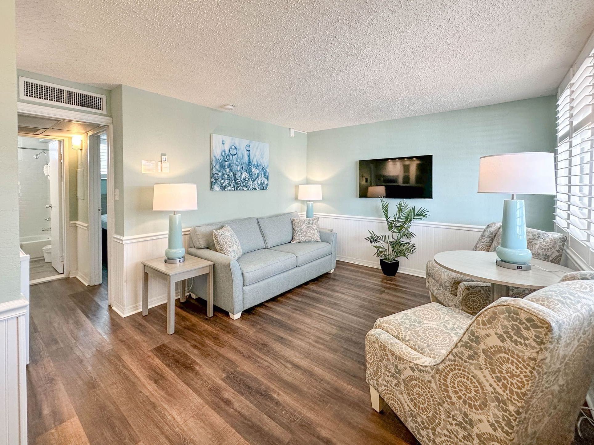 Living room of Poolside Suite at Thunderbird Beach Resort