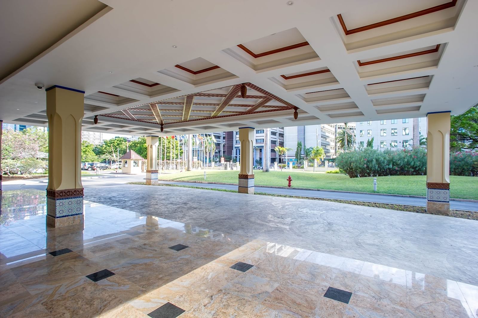 View of the Hotel Entrance at Dar Es Saalam Serena Hotel
