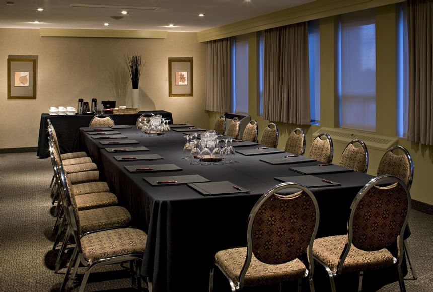 Boardroom with meeting arrangements at Carriage House Hotel