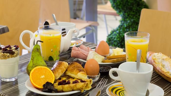 Closeup of a breakfast meal served at Hotel L'Acropole
