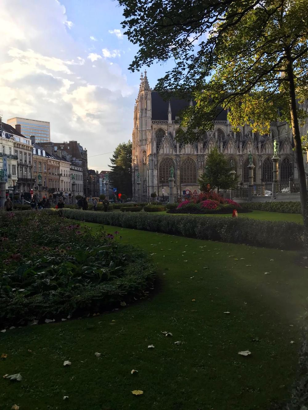 Petit Sablon Square in Brussels featuring lush green view under blue sky at Hotel Barsey by Warwick