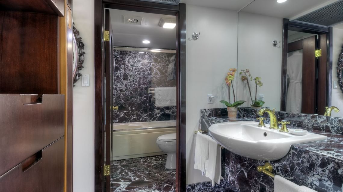 Railroad Baron Signature Suite Dinah's Garden Hotel Refresh