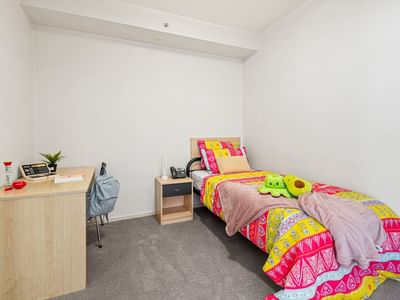 Lonsdale 2 Bed Large Bedroom