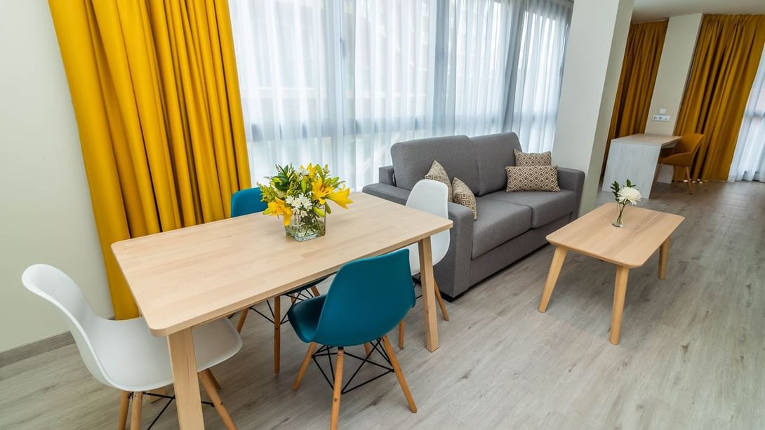 Comedor en Salon familiar en Hotel Lemon & Soul Las Palmas