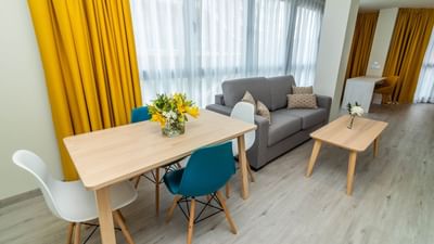 Las Palmas - Family Room