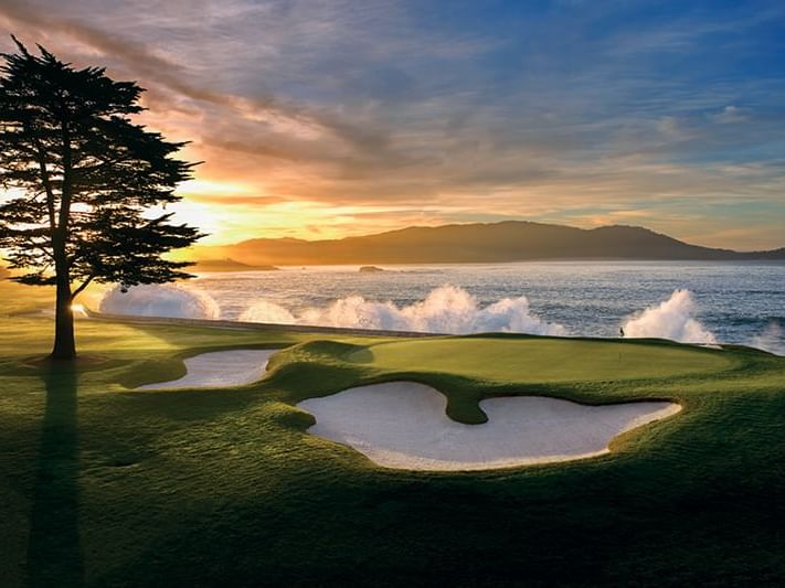 Pebble Beach Golf courses with sand bunkers near Tally Ho Inn