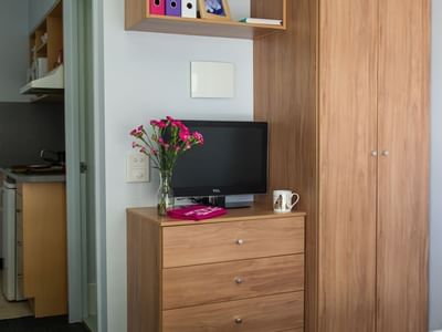 On Margaret _Single Studio Wardrobe