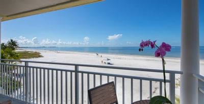 studio beachfront balcony