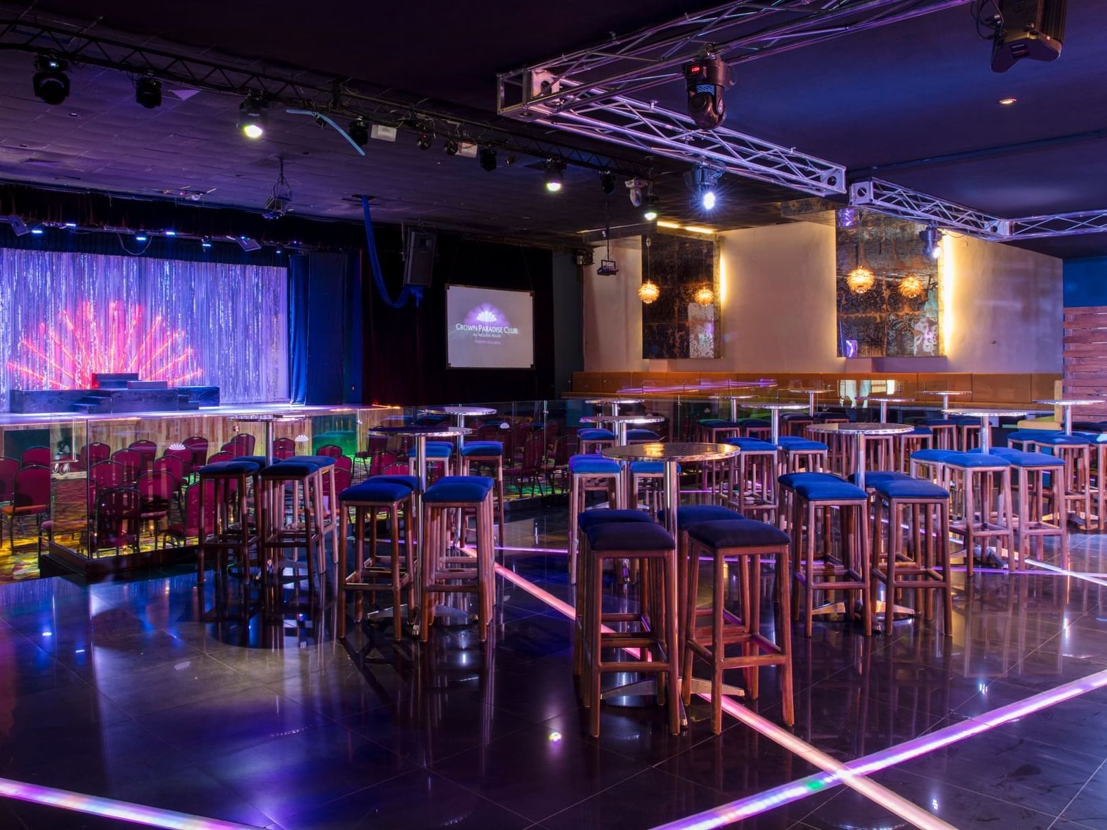 salon de shows en todo incluido Crown Paradise Golden Puerto Vallarta
