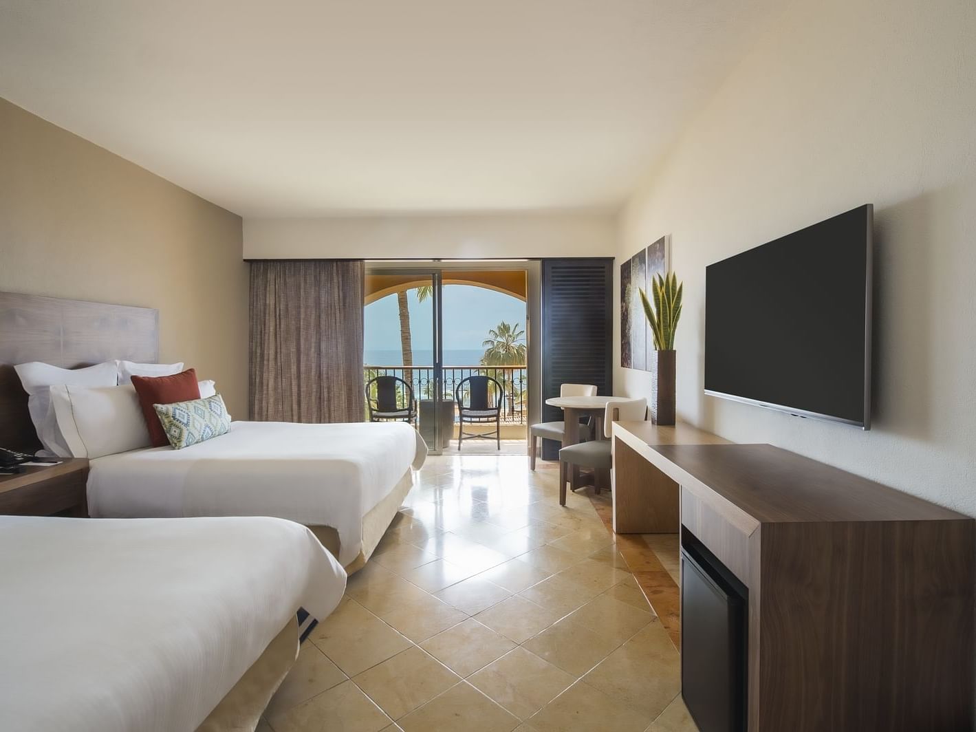 Deluxe Ocean view double room at GFA Los Cabos All Inclusive 