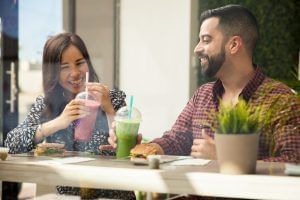 Couple enjoying drinks in Juice Bar at Rosen Inn International