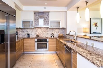 Penthouse Kitchen - Plantation Resort Residences