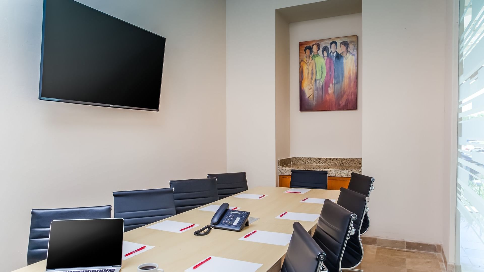 Interior of the meeting room at Fiesta Inn Monterrey Fundidora