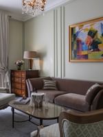 Elegantly furnished Deluxe Suite Parisienne at Hôtel Westminster - Paris.