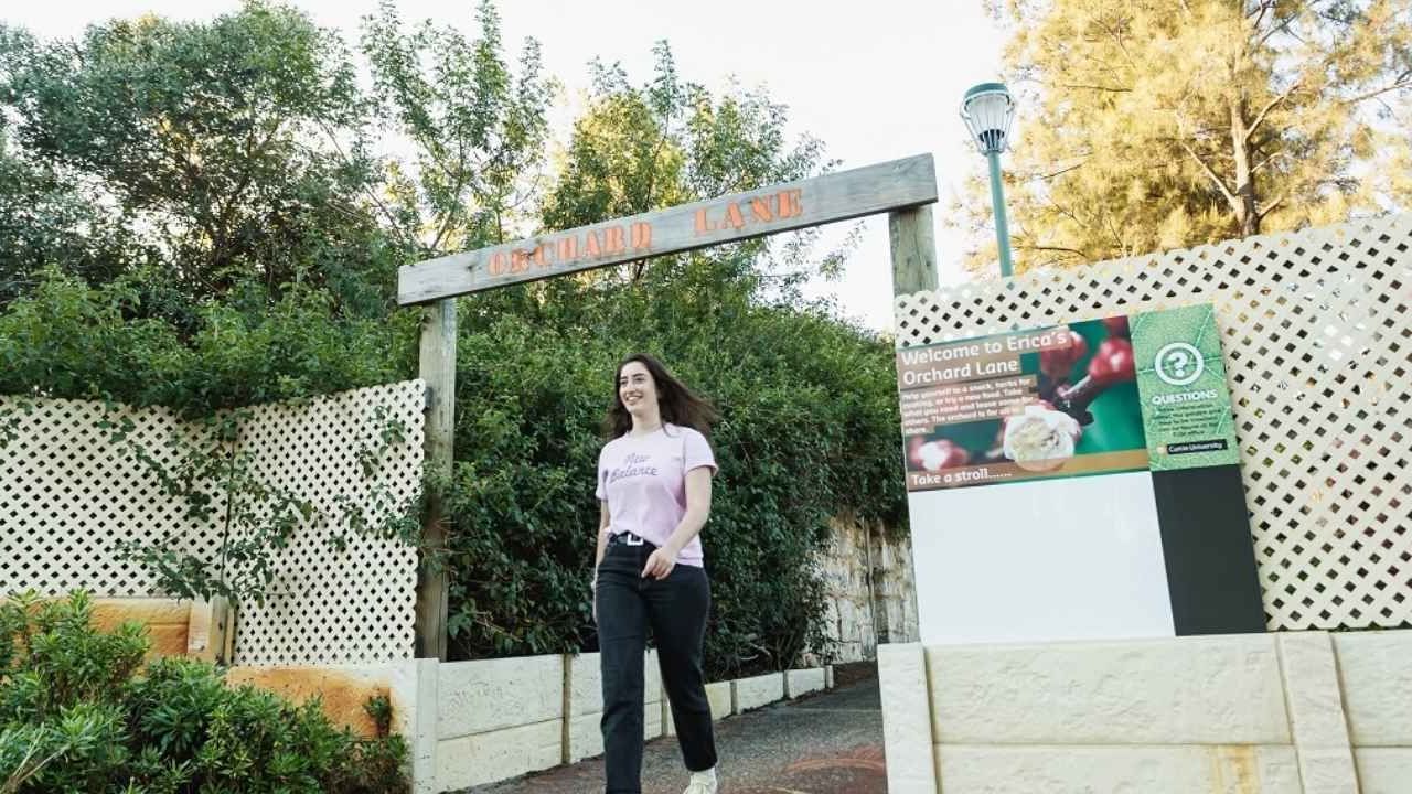 Erica Underwood Garden Walk