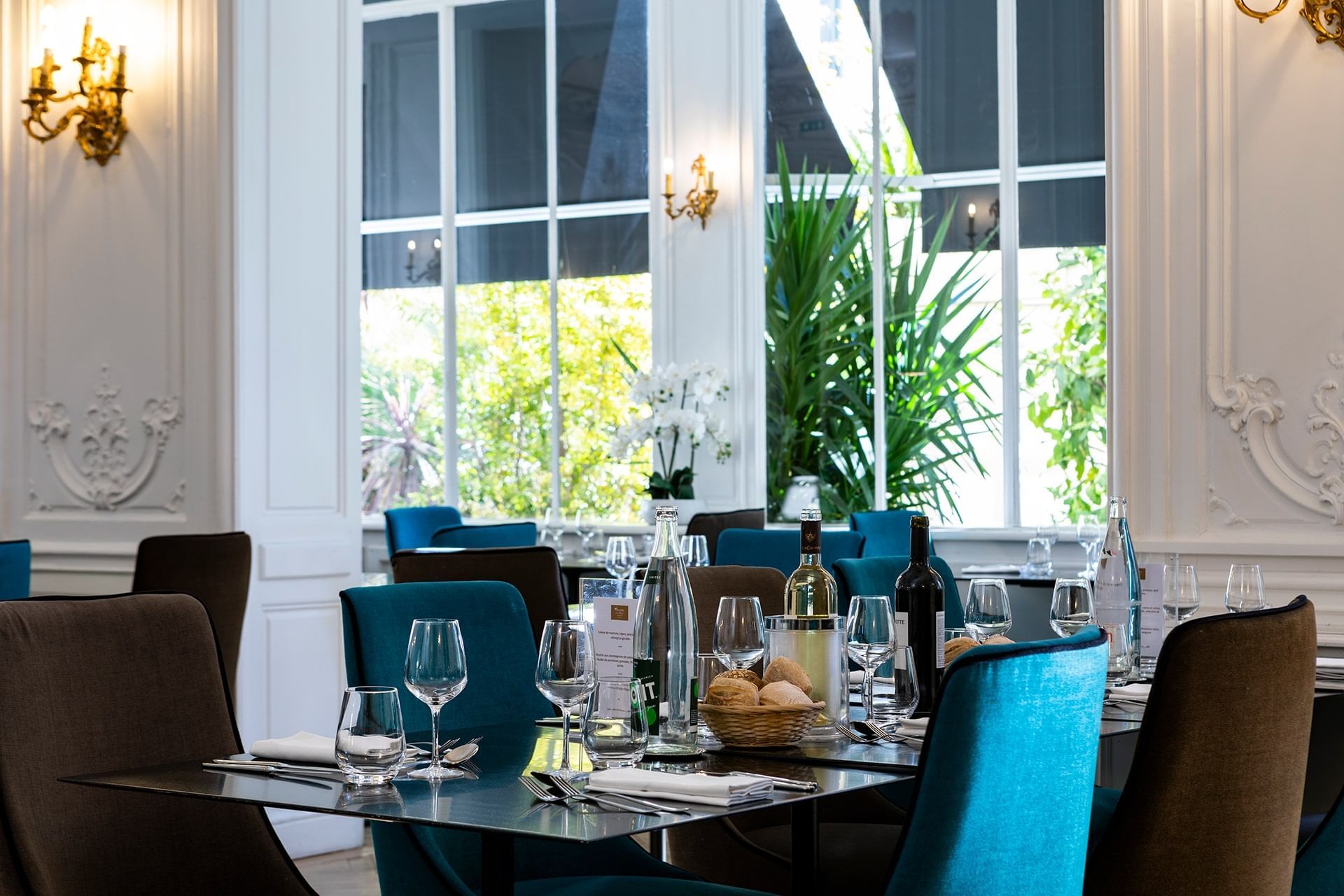 Tables à manger dans un restaurant, Oceania Le Métropole Montpellier
