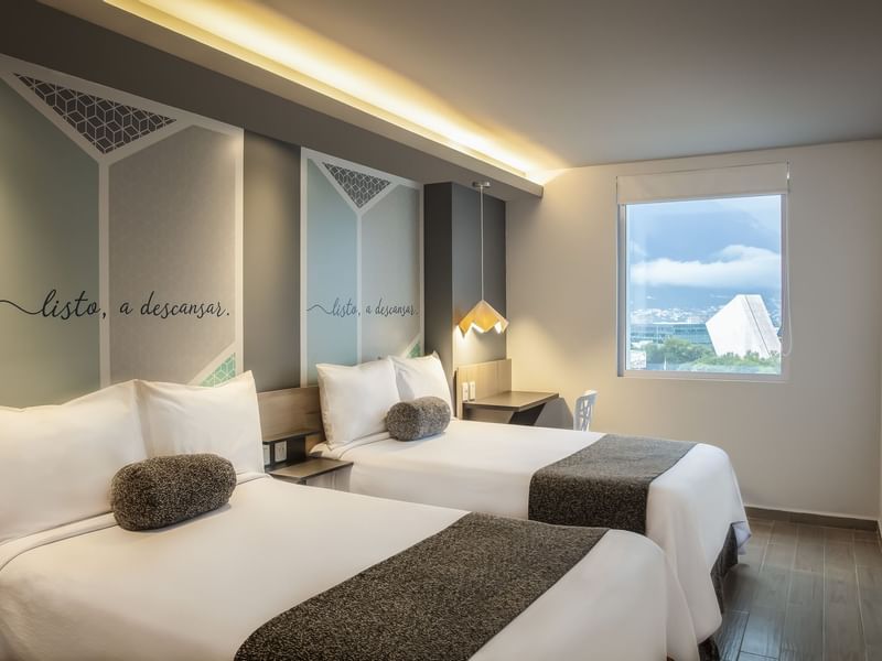 Interior de la habitación doble superior en One Hotels