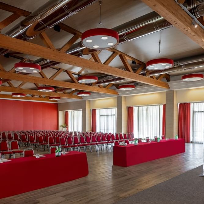 Sala Meeting Europa Theatre-style setup - Sale meeting di UNAHOTELS Expo Fiera Milano
