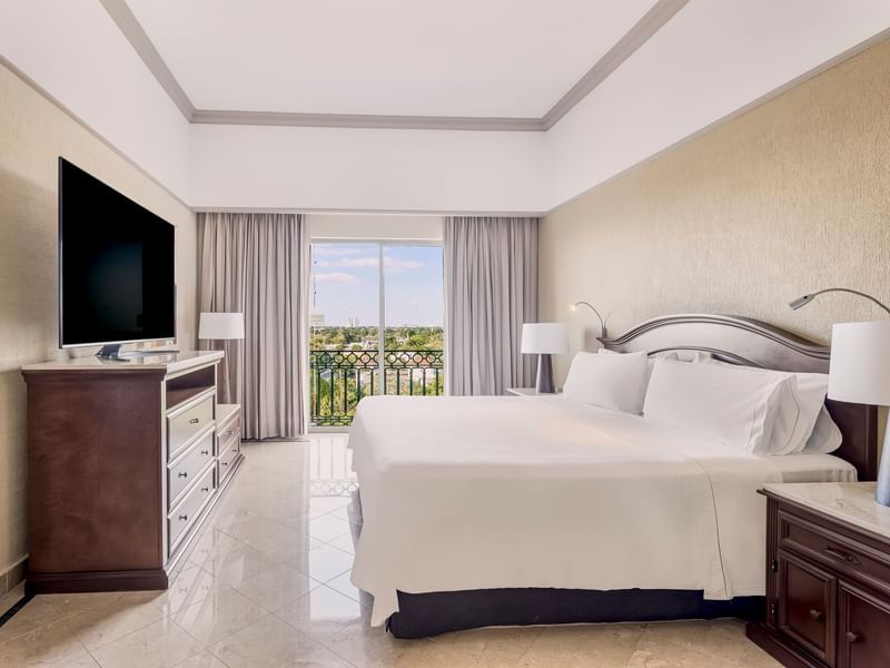 Master Suite, 1 king Bedroom & balcony at FA Hotels & Resorts