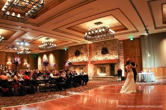 A wedded couple having their first dance at Stein Lodge