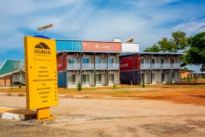 Vue de face de Dunia hôtel Loumbila