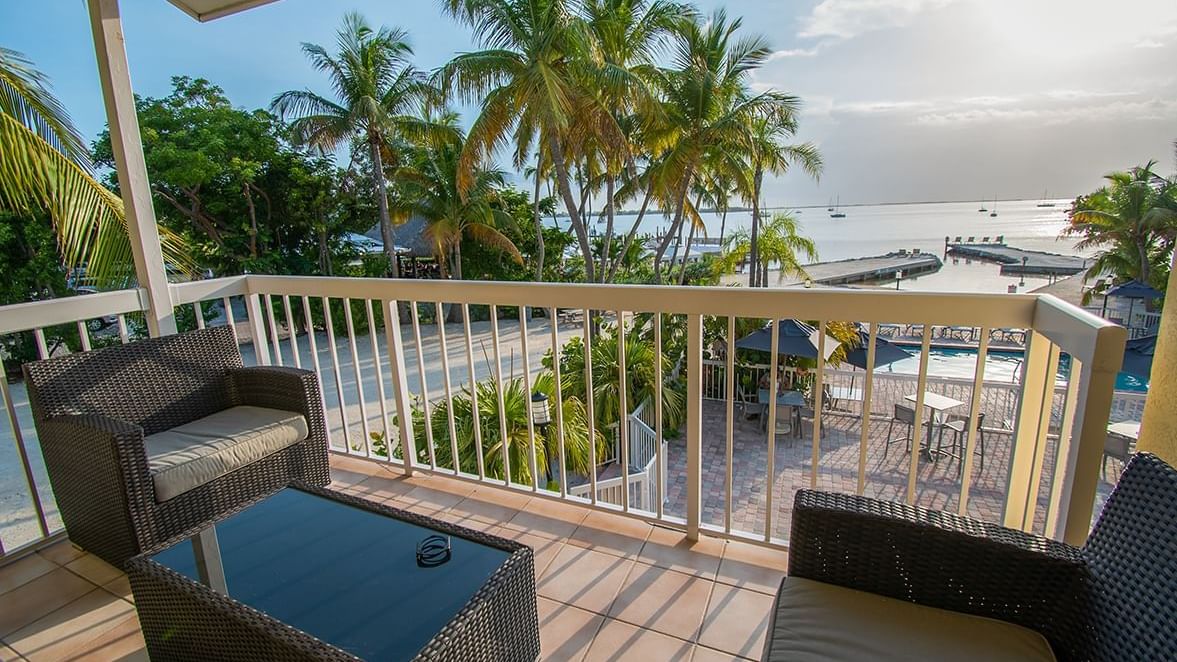 Premier One-Bedroom Waterfront Suite - Accommodations - Bayside Inn Key