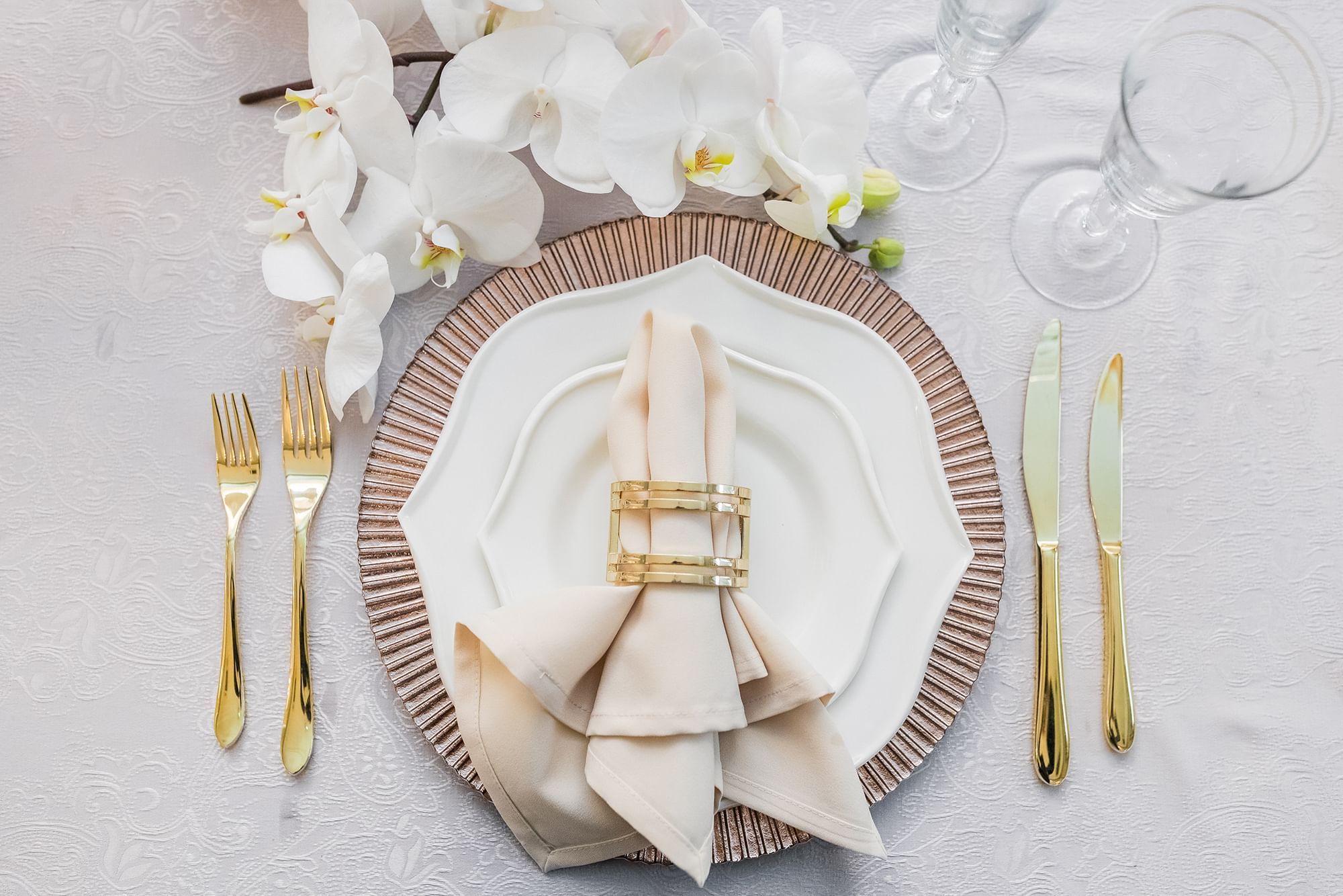 Taste wine at Warwick Melrose Hotel Dallas Ballrooom