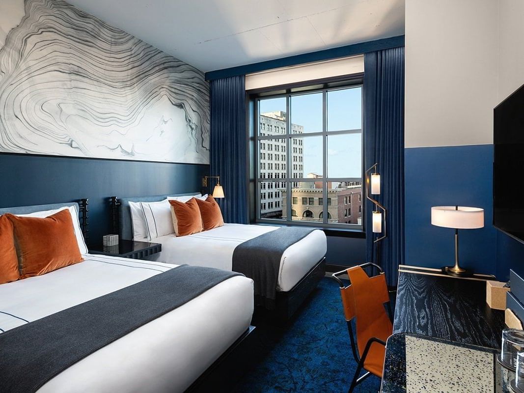 Queen Double bed &table in Silver Queen at Dream Nashville