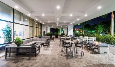 Semi-indoor dining area in The Veranda at Innovation Hotel