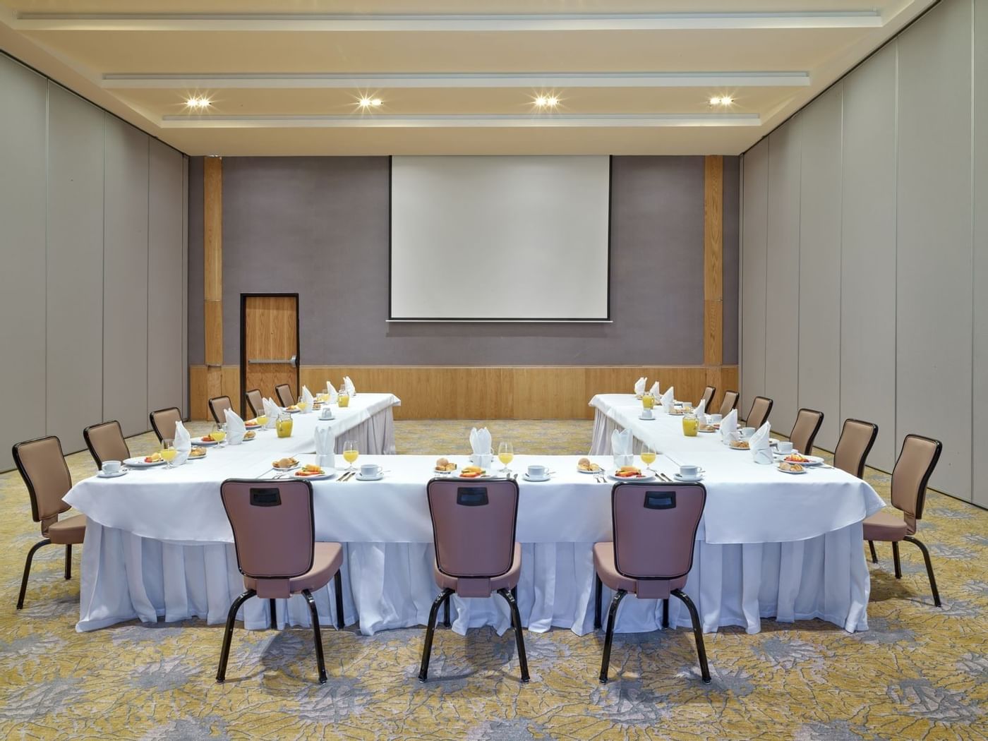 Conference room for 15 at Fiesta Americana Condesa Cancún