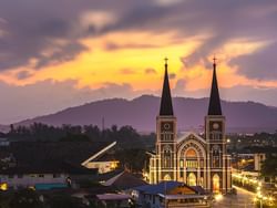 โบสถ์วัดแม่พระปฏิสนธินิรมล - โรงแรมฮ็อป อินน์  จันทบุรี โรงแรมและที่พักราคาประหยัดในจันทบุรีที่ดีที่สุด