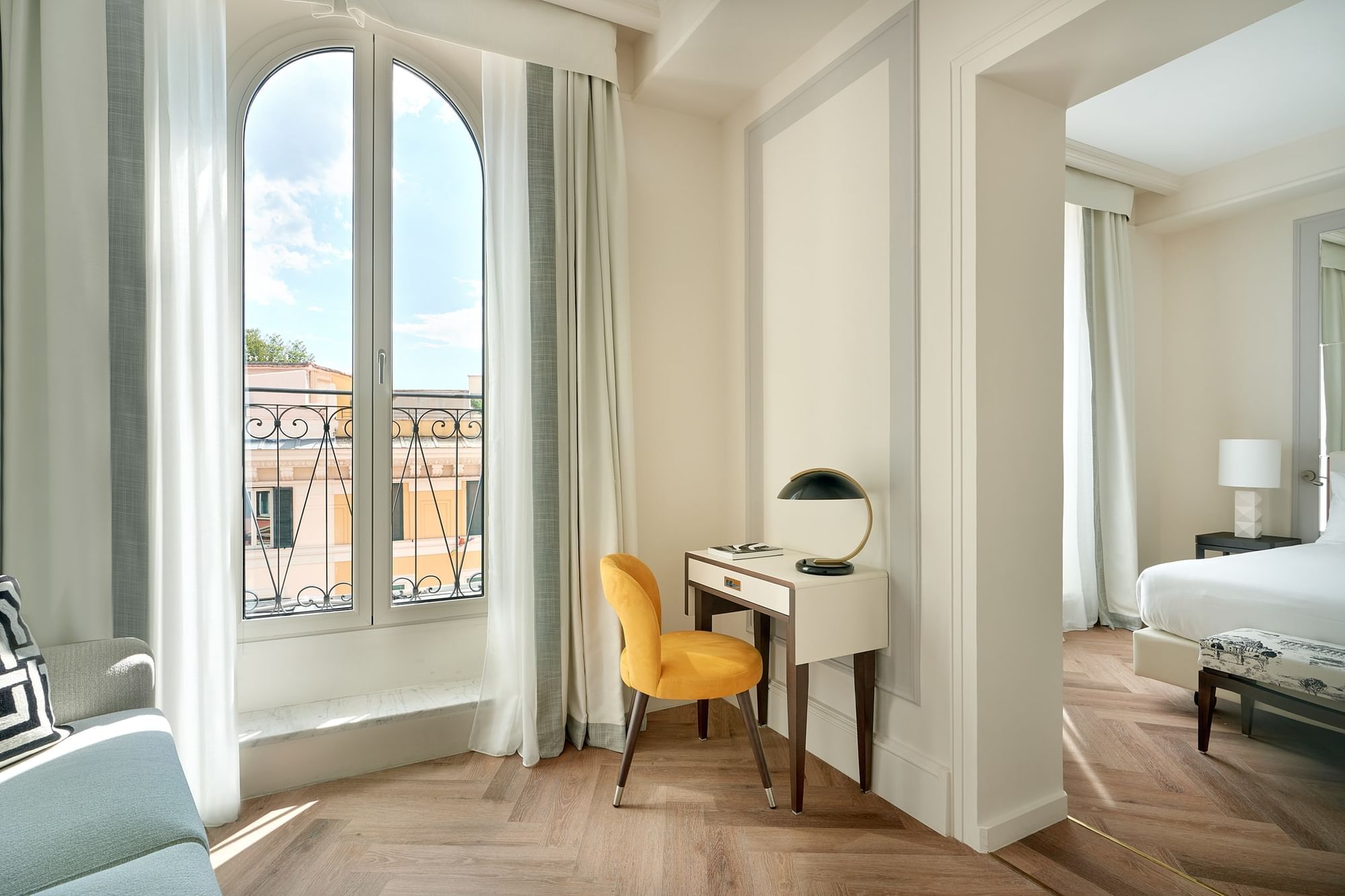 Unahotels Trastevere Roma New 4 between downtown and the Gianicolo