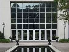 Front entrance of the National Museum near River Street Inn