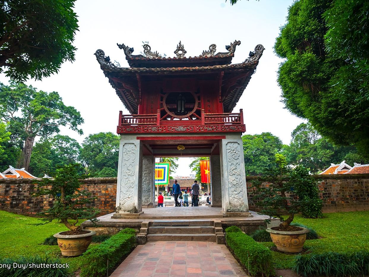 Temple of Literature (Van Miéu) near Hanoi Daewoo Hotel
